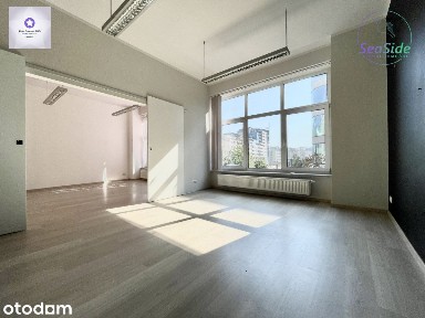 Słoneczne biuro z widokiem na Plac Kaszubski !