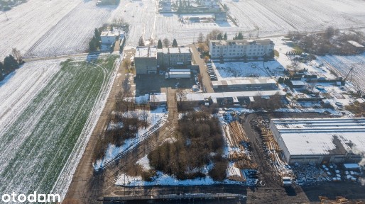 Duży budynek usługowy + 8 garaży | granica PL-CZ