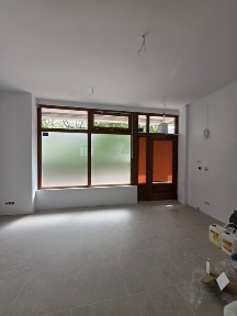 Lokal usługowy/biurowy/magazyn 111,7 m² | Praga Południe | witryna na ulicę