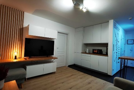 Nowoczesny apartament z pięknym widokiem 9piętro/2 pokoje / 42m/ loggia+schowek/ klimatyzacja