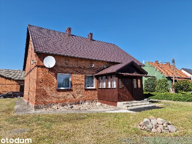 Urokliwy dom z ogrodem i budynkiem gospodarczym