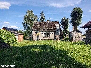 Dom Wał-Ruda, z własnym lasem; 0,68 ha.