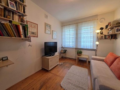Dom blisko centrum | inwestycja | 2 mieszkania | 3 lokale | 3 garaże | dobry punkt na osiedlu