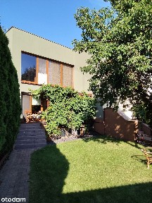 Bezczynszowe, z osobnym wejściem,ogrodem i garażem