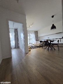 Przestronne mieszkanie 2-pokojowe z balkonem i klimatyzacją