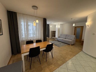 Wynajmę przyjemne mieszkanie blisko metra Natolin Wraszawa (2 pokoje)