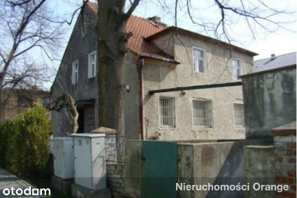 Budynek 400 M od dworca kolejowego
