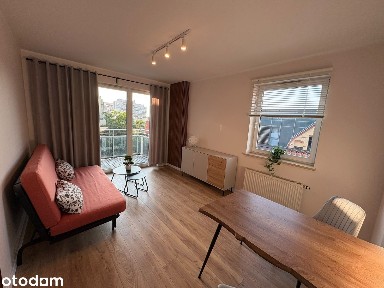 Kawalerka 30 m²; Pierwszy najem po remoncie; Balkon; Oddzielna kuchnia