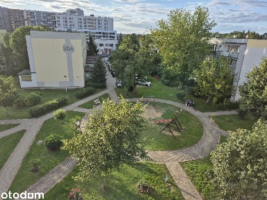 Jasne, dwustronne 3 pokoje z dużym balkonem - 59,6 m² do remontu