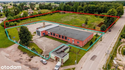 Budynek na terenie przemysłowym