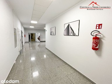 Lokal biurowy z dostępem do wody na parterze