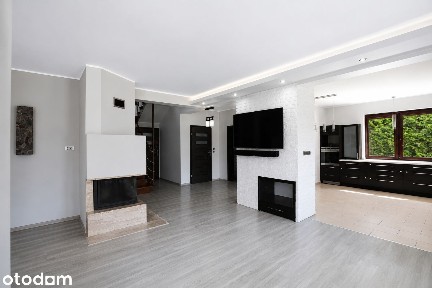 Dom wolnostojący 240 m² wśród zieleni - NOWA CENA !