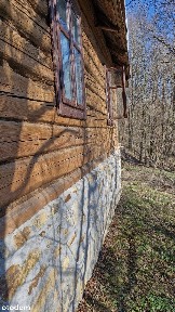 Urokliwy dom wolnostojący, siedlisko na trasie w Bieszczady
