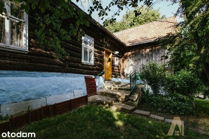 Drewniany dom ze stodołą - gmina Podegrodzie