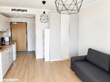 Kawalerka na osiedlu | Klimatyzacja i balkon