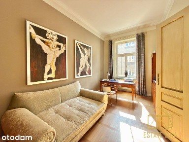 Przestronny apartament z balkonem w Kamienicy