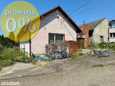 Mały dom z garażem do remontu Lubomia