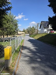 Dom wolnostojący z garażem, drzewa, rzeczka, zamknięte osiedle 5 domów