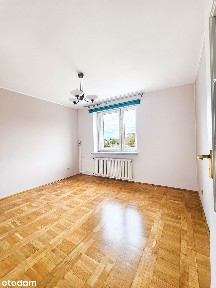 3 pokoje 78 m2 Piwnica 7 m2 Osobny garaż 15 m2 i 2 miejsca postojowe