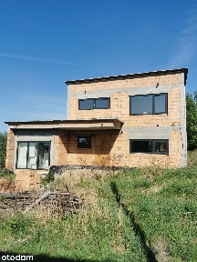 DOM NA WZGÓRZU z panoramą
