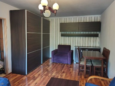 Kawalerka na 1 piętrze z balkonem i piwnicą