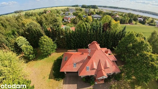 Wolnostojący dom parterowy blisko jeziora