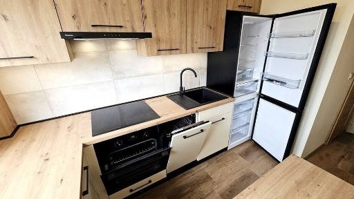 2400 zł 2 pokoje 45 m2 PO kapitalnym REMONCIE ! Umeblowane. Wyżyny !