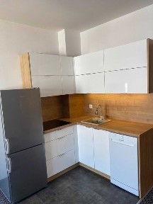 Mieszkanie 3 pokojowe, bezczynszowe,duży balkon, parking.