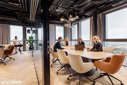 Sala z panoramicznym widokiem na Kraków i Tatry