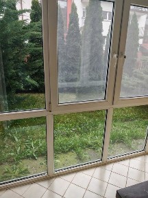 Duża kawalerka (40m²) z osobną kuchnią i przeszkloną loggią | Ruczaj blisko UJ (2002 r.) BEZPOŚREDNIO