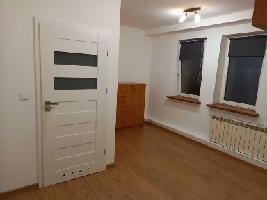 Mieszkanie do wynajęcia, pokój z kuchnią oraz sypialnia, parter