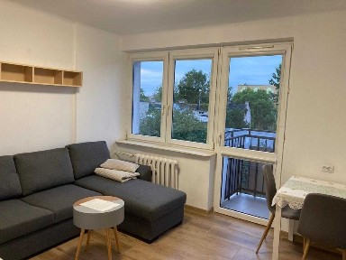 Wynajmę Przytulną Kawalerkę o pow. 25 m2 p.2/10 w bloku w ścisłym centrum Radomia.