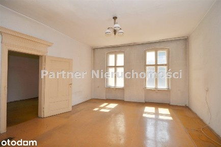 Rynek Nowomiejski pierwsze piętro 76m2, kamienica