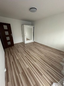 Wynajmę przestronną kawalerkę na osiedlu 25-lecia (35m2)
