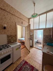 Mieszkanie dwupokojowe w kamienicy z garażem
