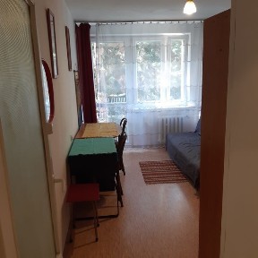 Właściciel wynajmie garsonierę o pow. 20 m2 na Dąbiu. 1610 zł.