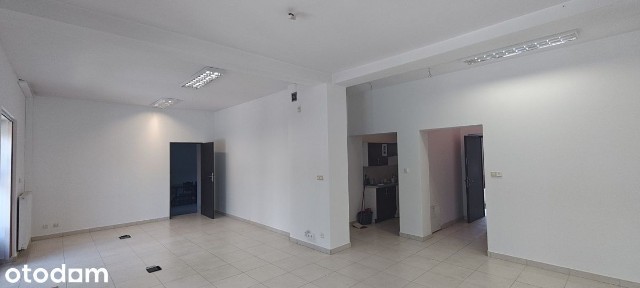 Lokal handlowo - usługowy z parkingiem Bieżanów