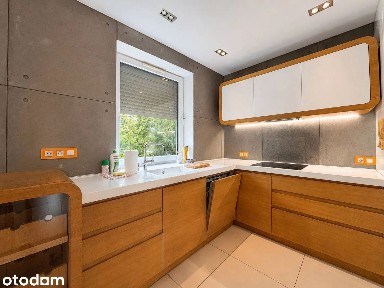 Segment 145 m² na St. Włochach 8700 pln + media 700 pln