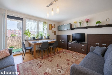 Pełny rozkład, osobna kuchnia, duży balkon,parking