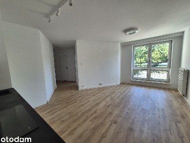 Świeżo wykończone 2 pok. 41 m2 Parking Komórka centrum widok na Park