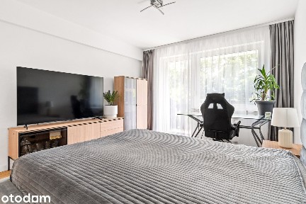 4 pokoje|dwustronne|oddzielna kuchnia| łazienka z oknem| winda| balkon
