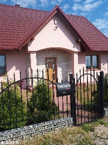REZERWACJA Dom wolnostojący z garażem w spokojnej okolicy