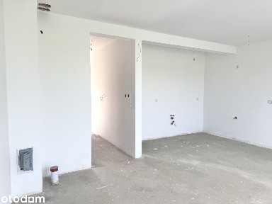 Funkcjonalny bliźniak z garażem na dużej działce w spokojnej okolicy
