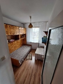 Na wynajem: 2-pokojowe mieszkanie 38 m² z balkonem, 2 piętro, blisko centrum Bochni i dworca kolejowego.