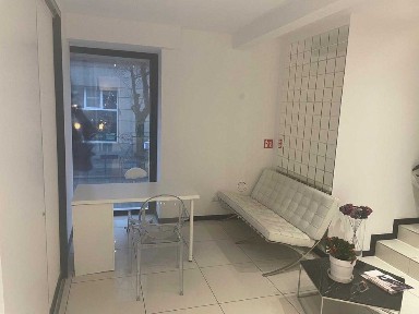 Lokal usługowy w centrum na wynajem - usługi kosmetyczne