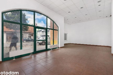 Lokal na parterze 81 m²