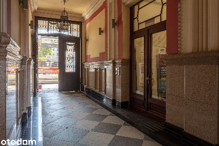 Lokal biurowo-usługowy ok. 41 m2 wyremontowana kamienica z windą