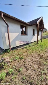 Budynek usługowo-handlowy /mieszkalny