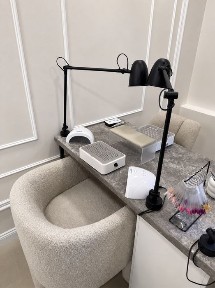 Stanowisko Master Manicure dla stylistki paznokci