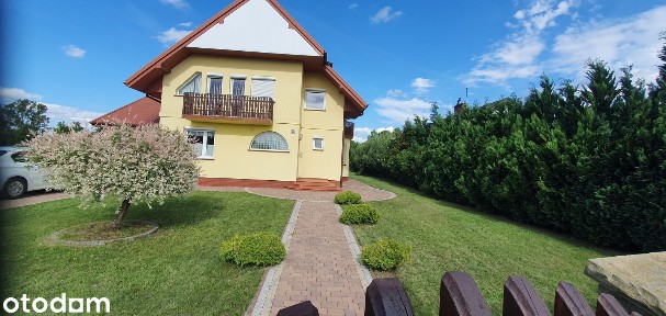 Dom wolnostojący z garażem